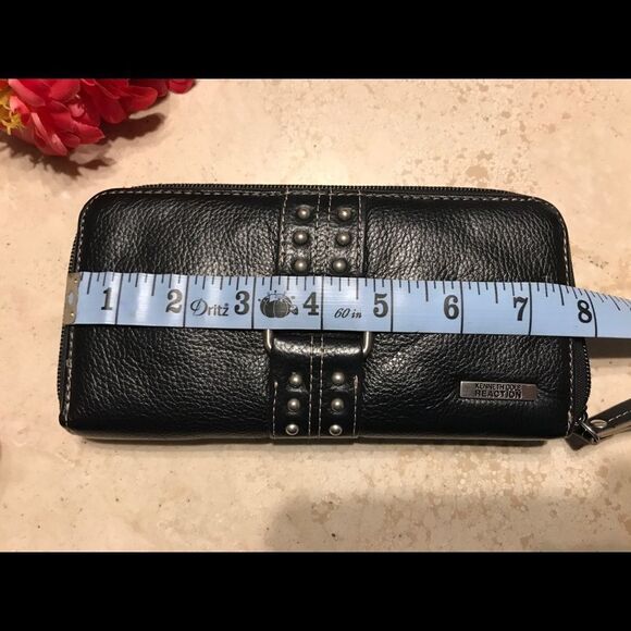 Kenneth Cole Reaction female wallet - Picture 5 of 5